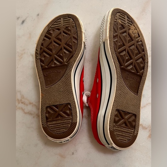 Converse Chuck Taylor Red Low top Unisex Sneakers Women’s Size 7 M Size 5 - Picture 5 of 6